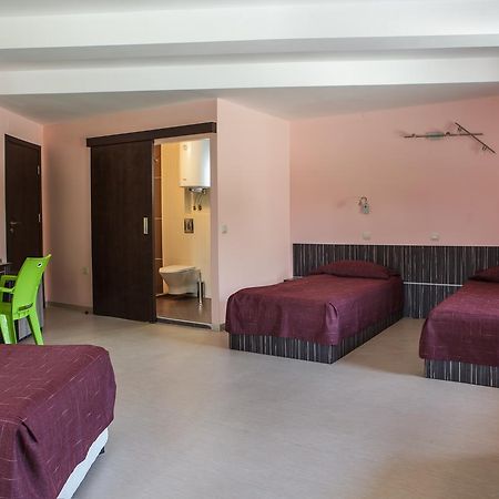 Family Hotel Kipra Ngoại thất bức ảnh