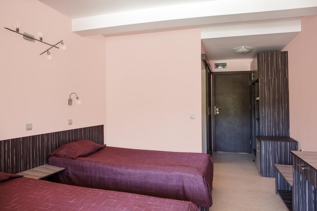 Family Hotel Kipra Ngoại thất bức ảnh
