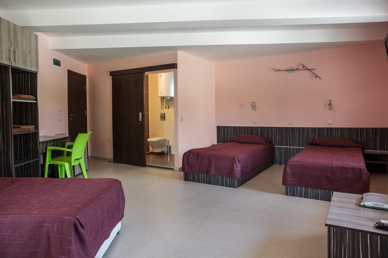 Family Hotel Kipra Ngoại thất bức ảnh