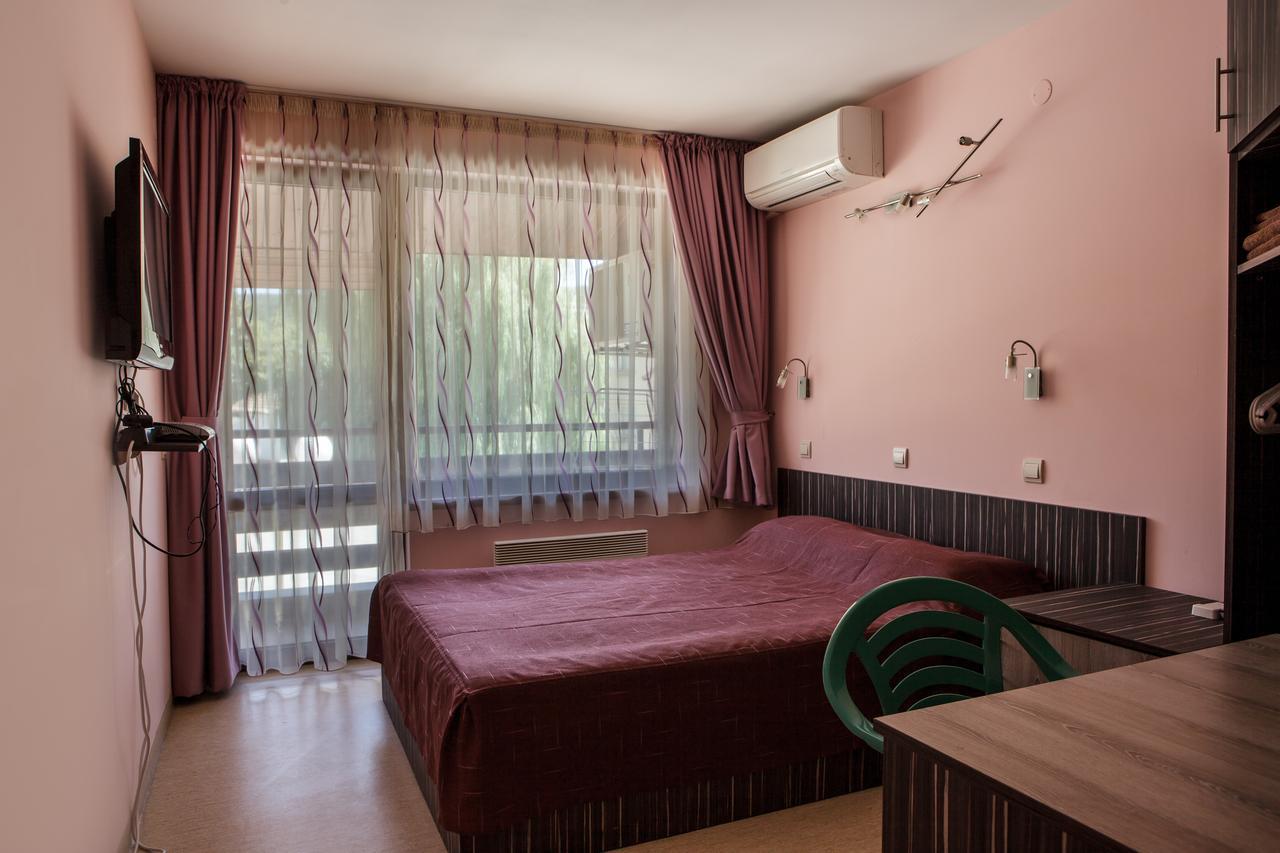 Family Hotel Kipra Ngoại thất bức ảnh